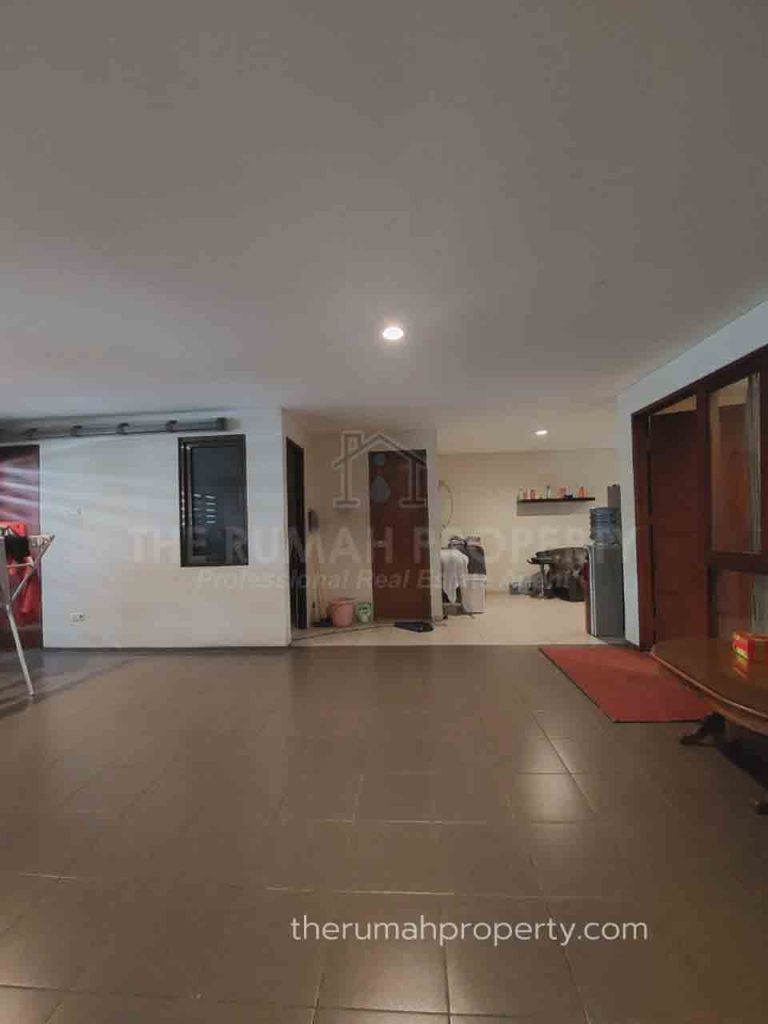 Townhouse 3 Lantai Dijual di Lebak Bulus Private Pool Full Furnished (6)