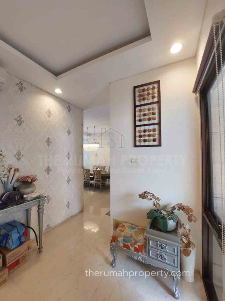 Townhouse 3 Lantai Dijual di Lebak Bulus Private Pool Full Furnished (8)