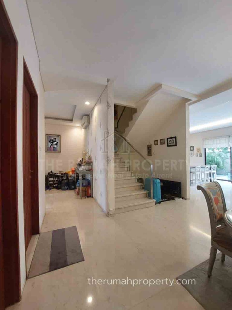 Townhouse 3 Lantai Dijual di Lebak Bulus Private Pool Full Furnished (9)