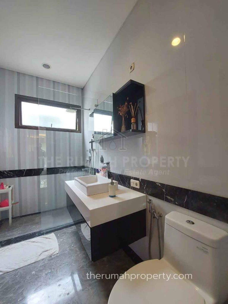 Townhouse Private Pool Lebak Bulus Dekat ke Sekolah Cikal dan RS Mayapada (16)