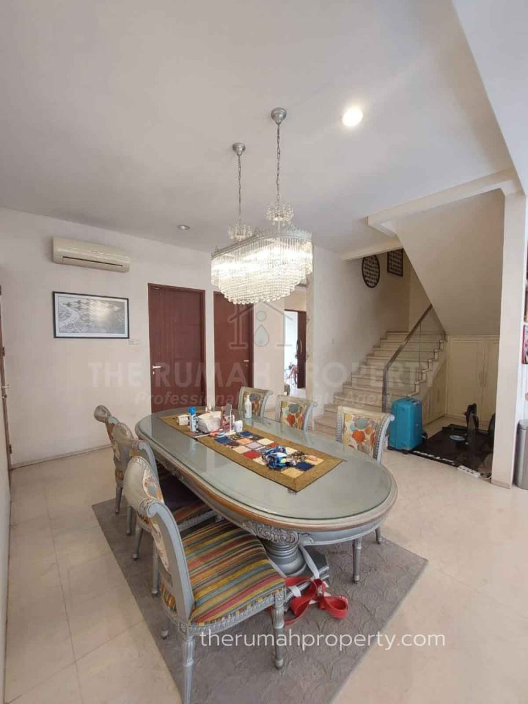 Townhouse Private Pool Lebak Bulus Dekat ke Sekolah Cikal dan RS Mayapada (7)