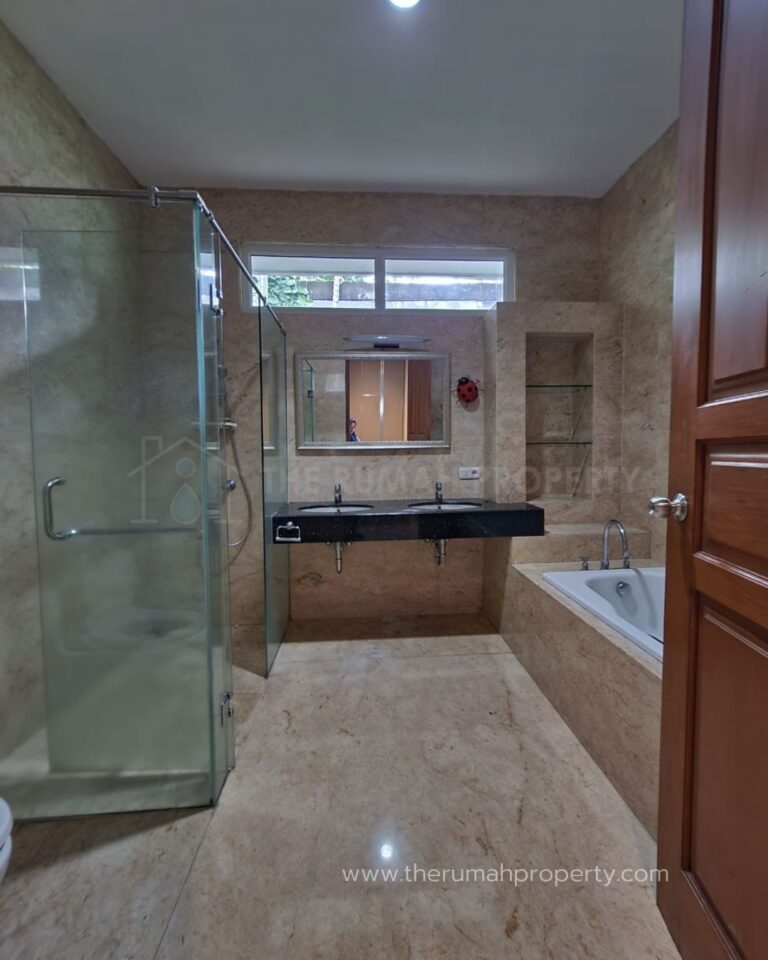 Disewakan Rumah Mewah Private Pool Pejaten Barat a Comfortable Modern House Disewakan Rumah Mewah Private Pool Pejaten Barat a Comfortable Modern House