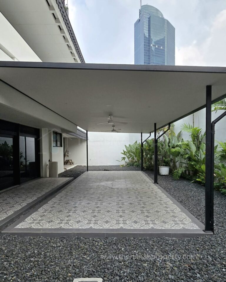 For Rent Komersil Ex Resto Thamrin Area Samping Mal GI