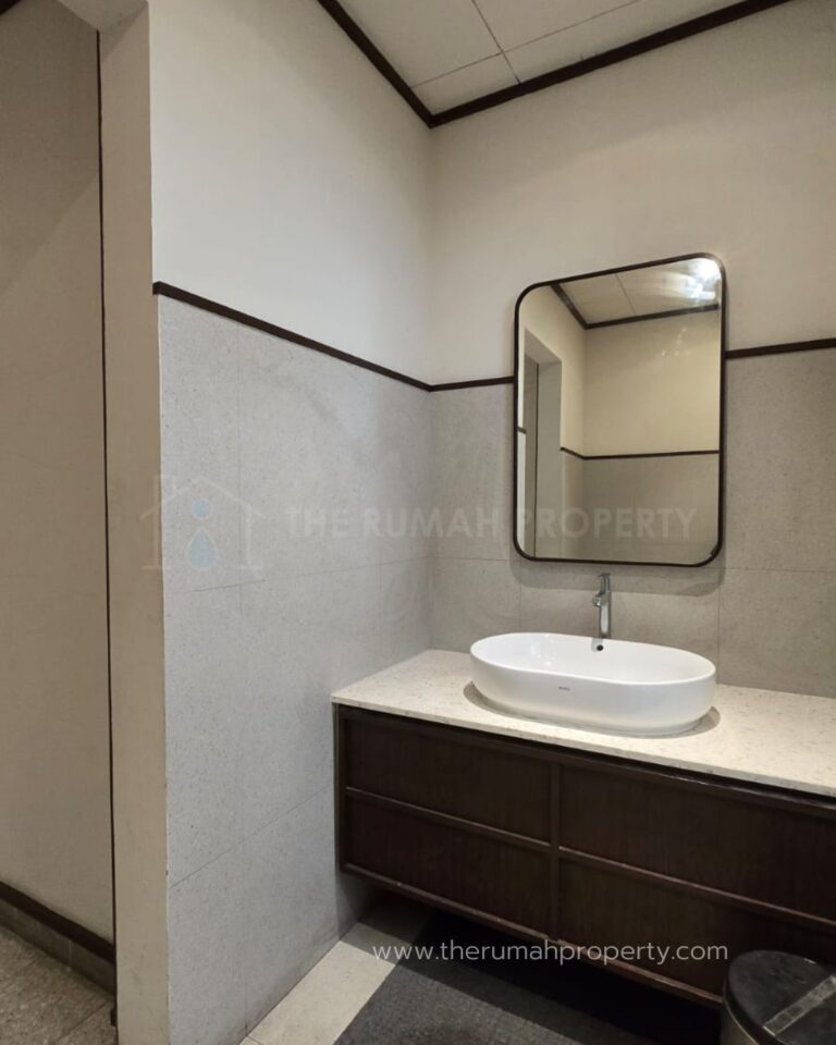For Rent Komersil Ex Resto Thamrin Area Samping Mal GI
