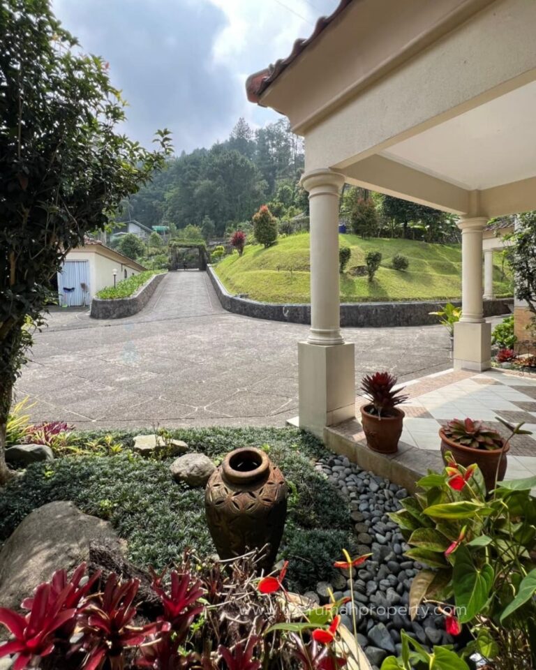 Villa Private Pool Full Furnished Mega Mendung Puncak