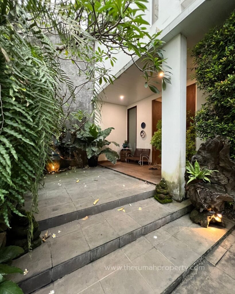 Rumah Cantik Rapi Kemang