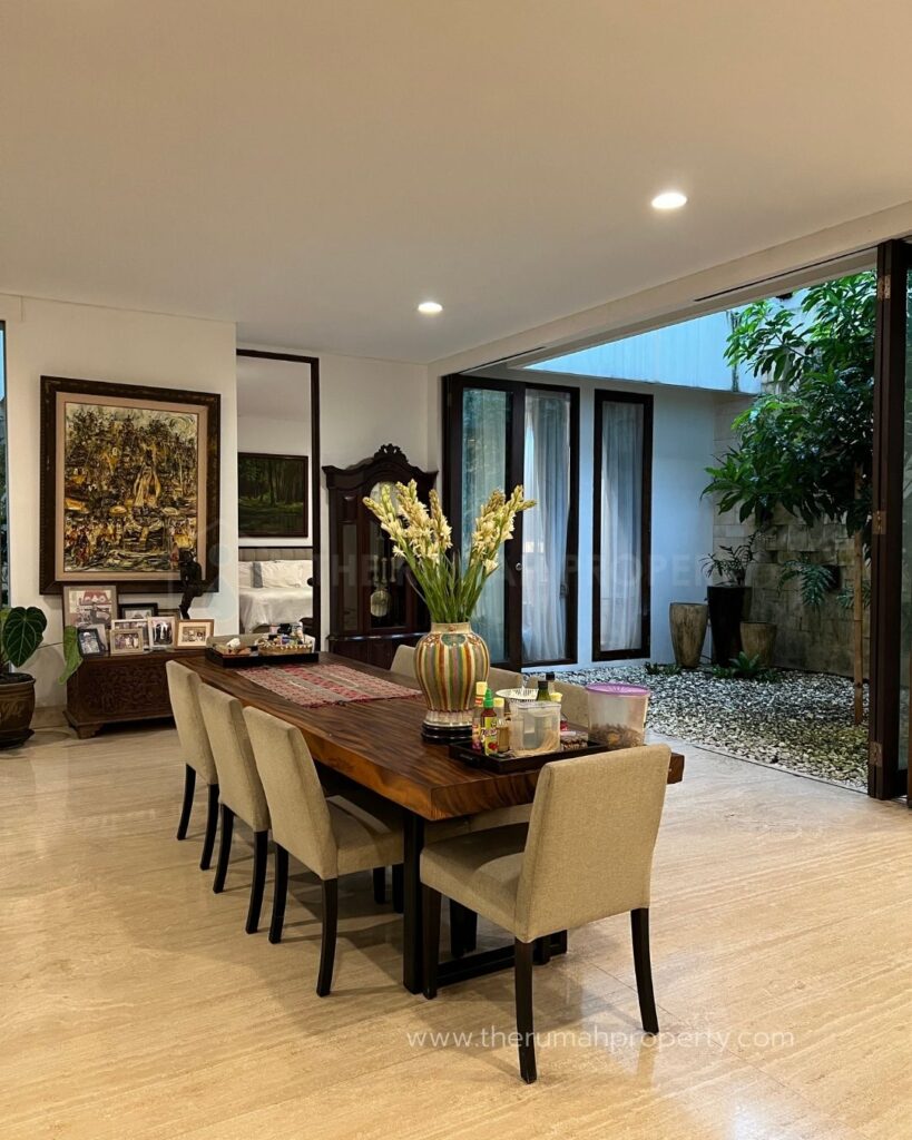 Rumah Cantik Rapi Kemang