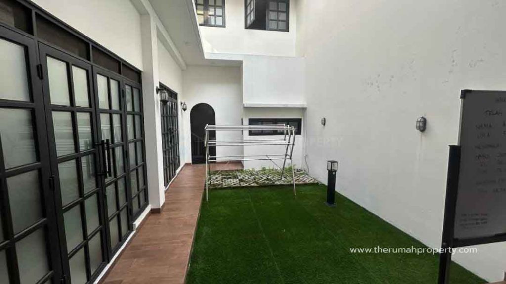 Dijual-Rumah-Akses-Jalan-Lebar-Komplek-Lebak-Bulus-Jakarta-Selatan-2