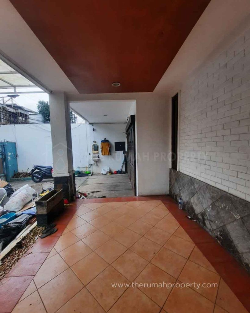 Dijual-Rumah-Lama-1-Lantai-Posisi-Hook-Lokasi-Premium-di-Gaharu-Cipete-Jaksel-3
