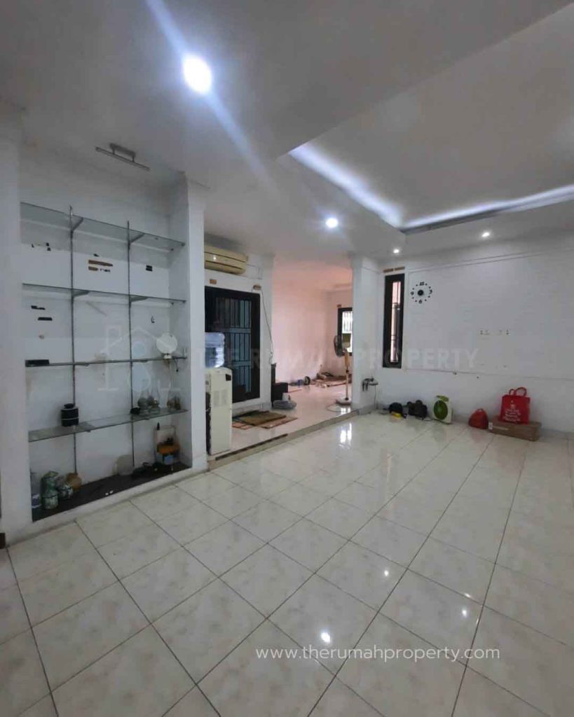 Dijual-Rumah-Lama-1-Lantai-Posisi-Hook-Lokasi-Premium-di-Gaharu-Cipete-Jaksel-5