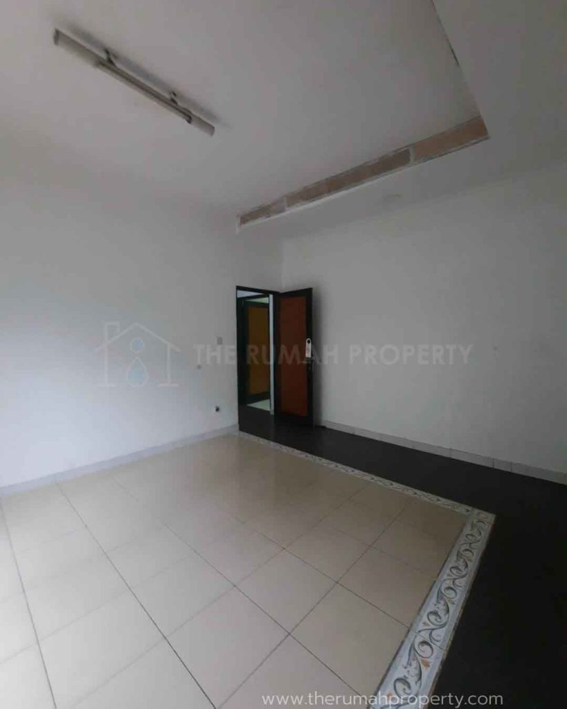 Dijual-Rumah-Lama-1-Lantai-Posisi-Hook-Lokasi-Premium-di-Gaharu-Cipete-Jaksel-8