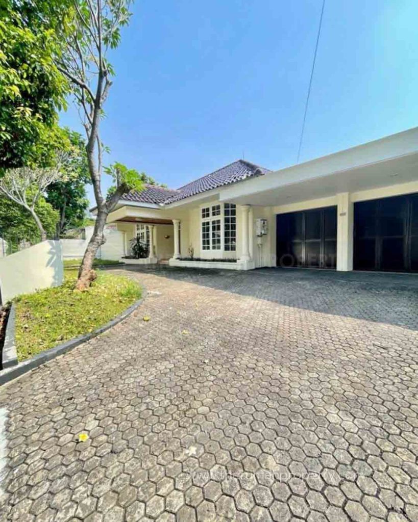 Dijual-Rumah-Patra-Kuningan-Jaksel-Bangunan-1-Lantai-Private-Pool-Luas-Tanah-1152-Meter-1