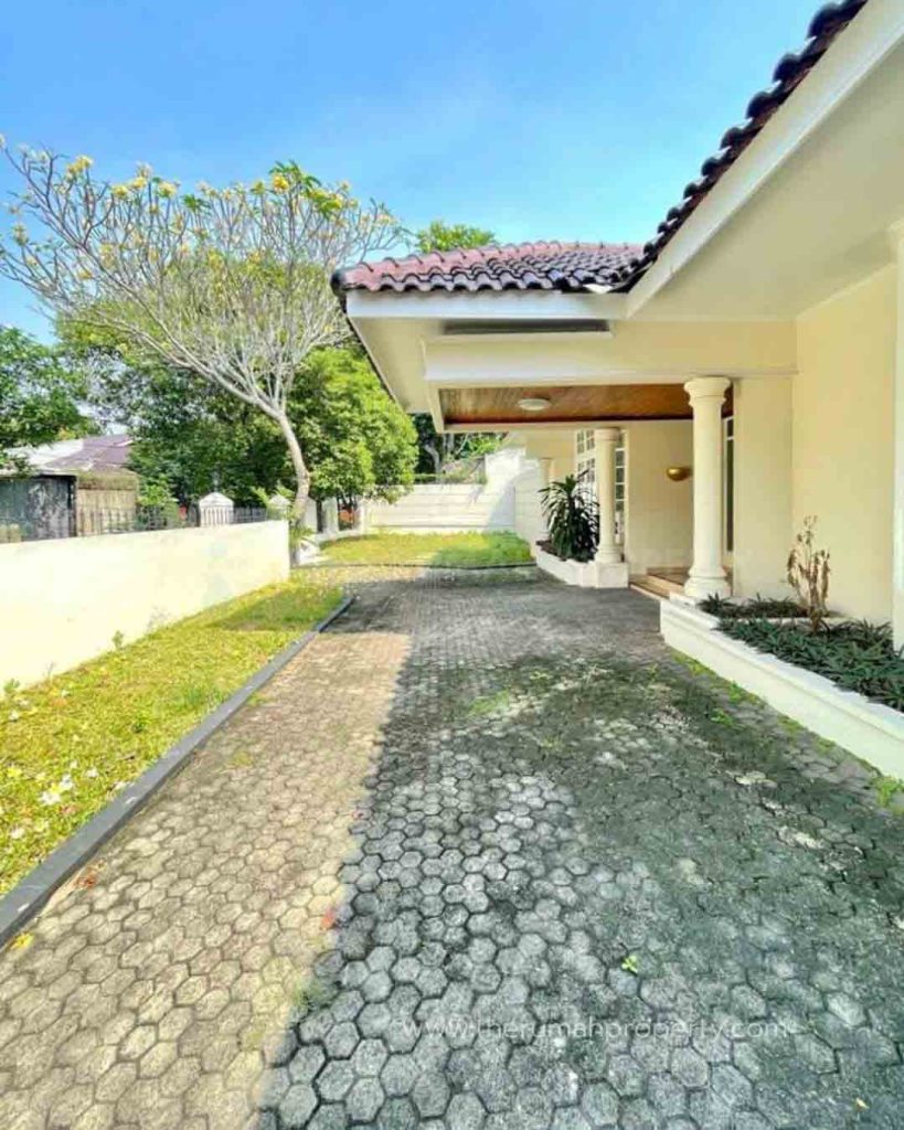 Dijual-Rumah-Patra-Kuningan-Jaksel-Bangunan-1-Lantai-Private-Pool-Luas-Tanah-1152-Meter-2