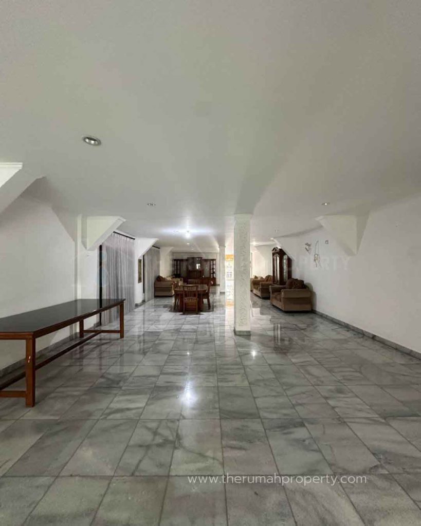 Dijual-Rumah-Private-Pool-Menteng-Jakpus-Lokasi-Premium-dan-Strategis-11