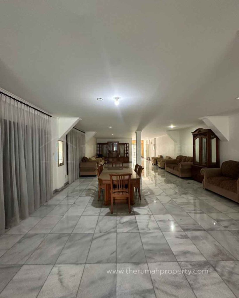 Dijual-Rumah-Private-Pool-Menteng-Jakpus-Lokasi-Premium-dan-Strategis-12