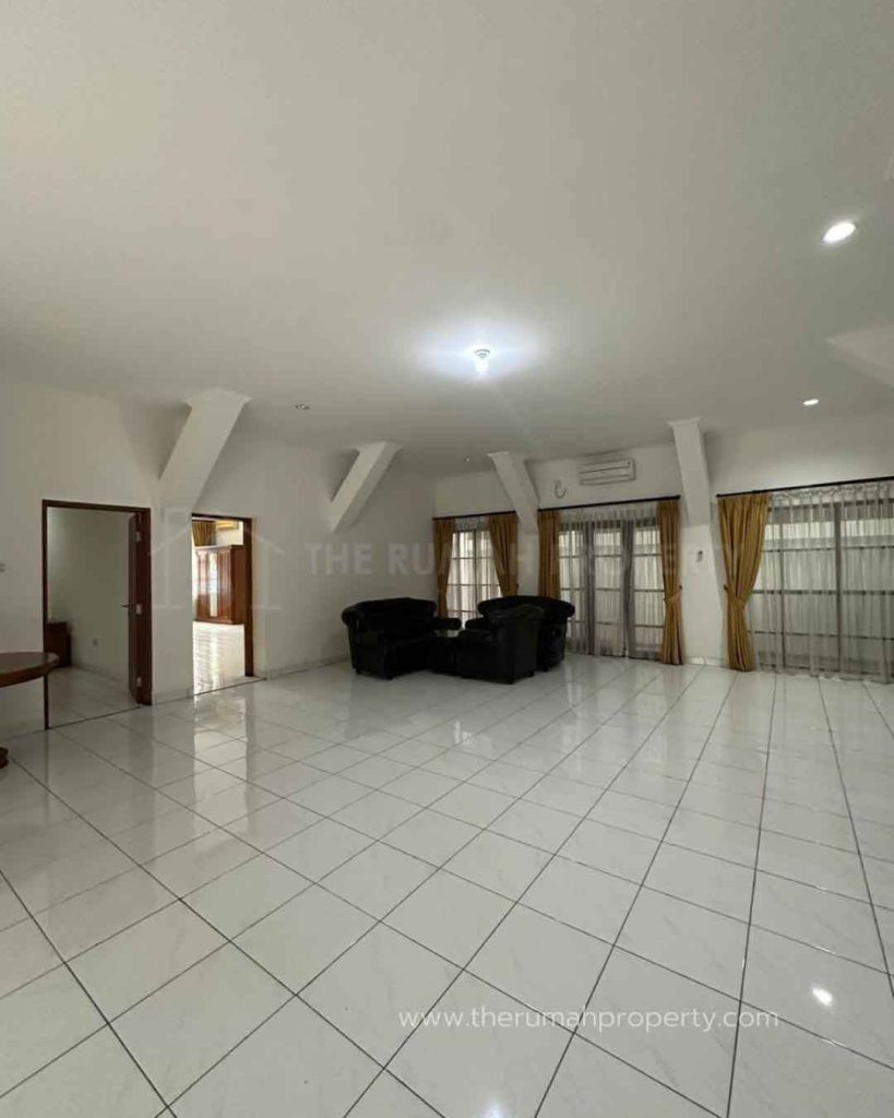 Dijual-Rumah-Private-Pool-Menteng-Jakpus-Lokasi-Premium-dan-Strategis-9