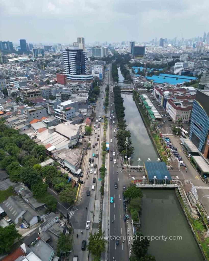 Ex-Showroom-Mobil-Dijual-Lokasi-Strategis-di-Gunung-Sahari-Jakarta-Pusat.-3