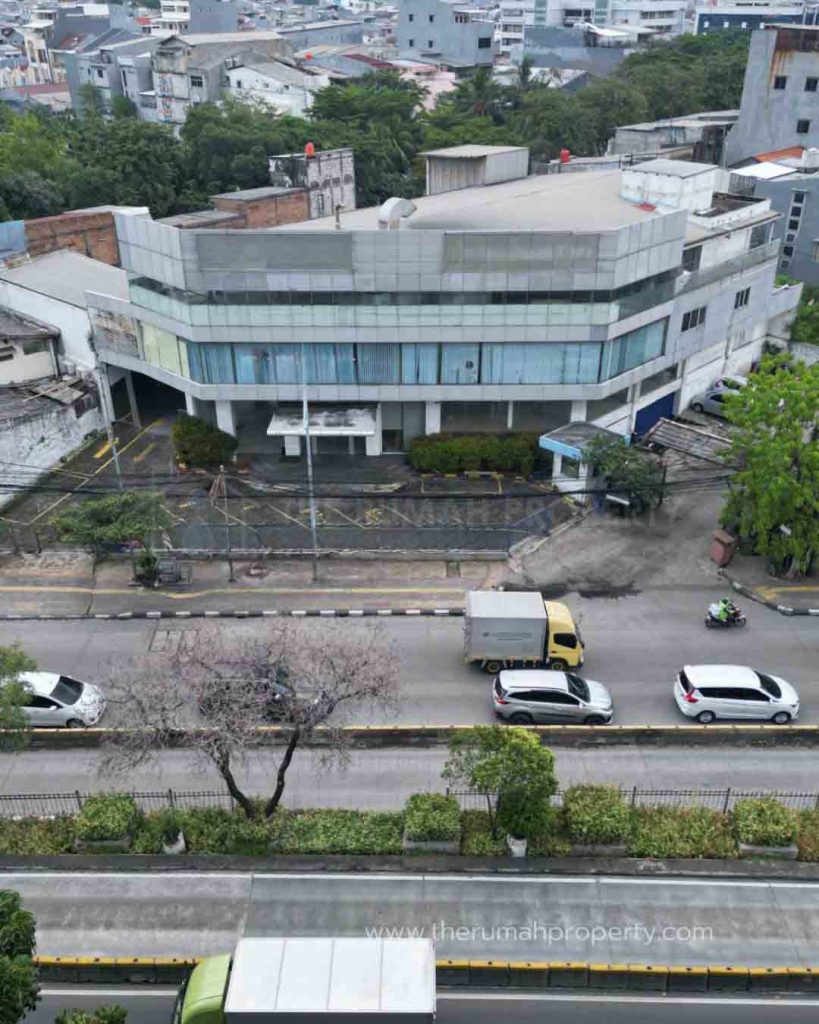 Ex-Showroom-Mobil-Dijual-Lokasi-Strategis-di-Gunung-Sahari-Jakarta-Pusat.-5