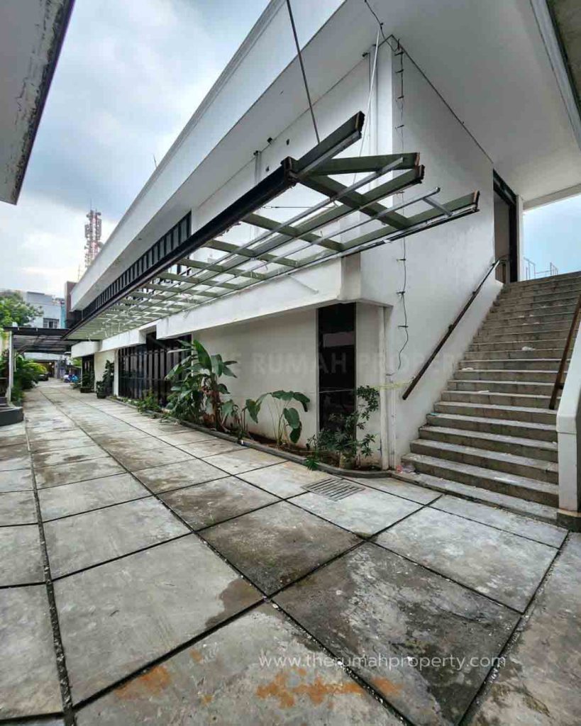 Gedung-Komersil-Radio-Dalam-Jakarta-Selatan-Lokasi-Strategis-4