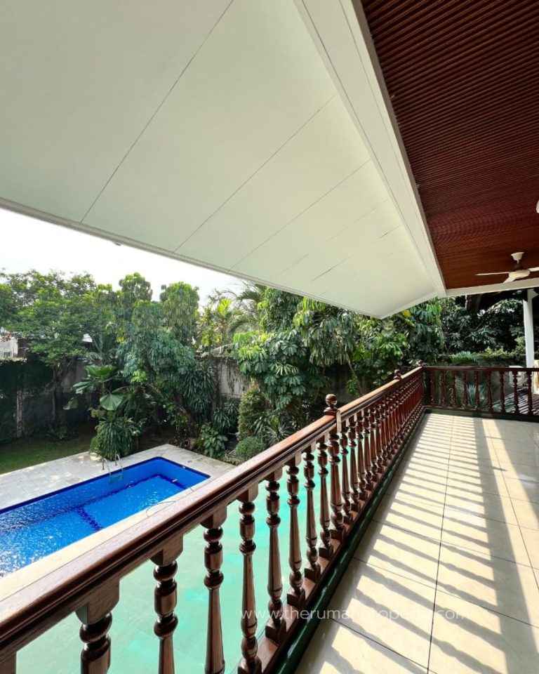 Jual Cepat Rumah Satu Setengah Lantai Private Pool Halaman Luas Kemang (3)