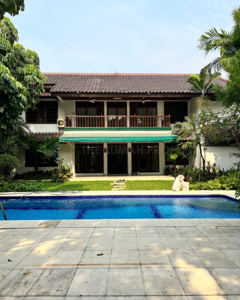Jual Cepat Rumah Satu Setengah Lantai Private Pool Halaman Luas Kemang (5)