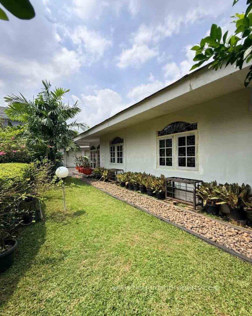 Jual Rumah 1 Lantai Dalam Komplek di Kemang Jakarta Lingkungan Tenang