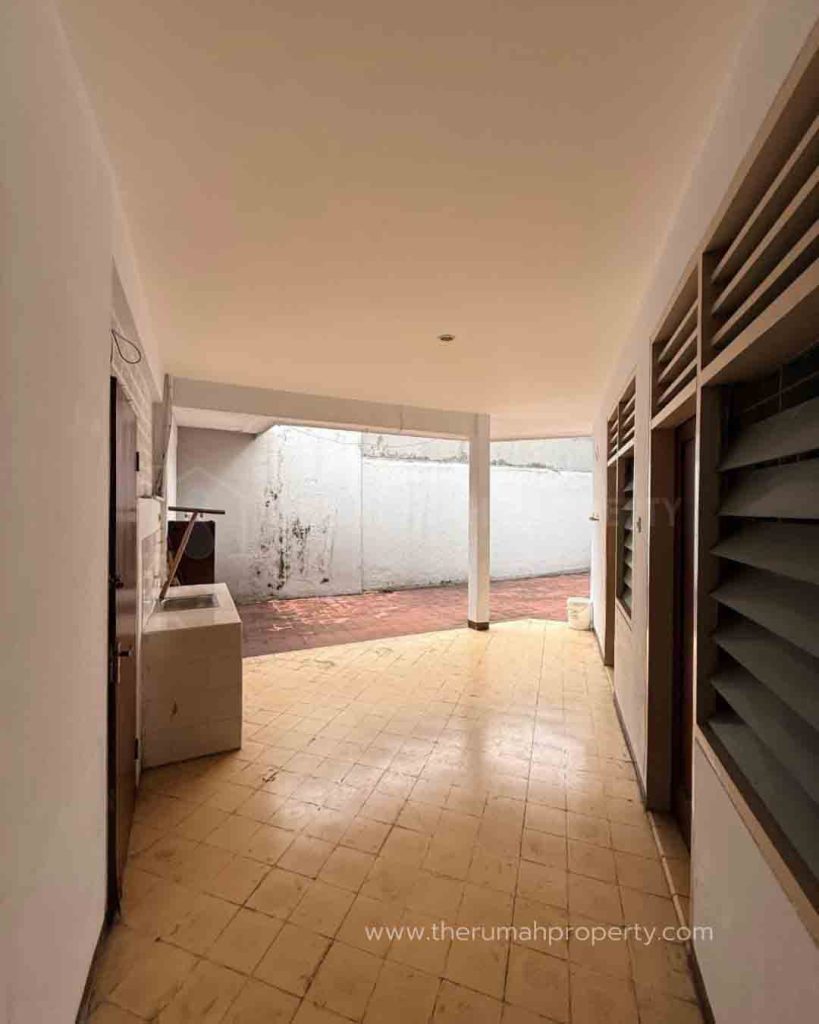 Jual Rumah 1 Lantai Dalam Komplek di Kemang Jakarta Lingkungan Tenang