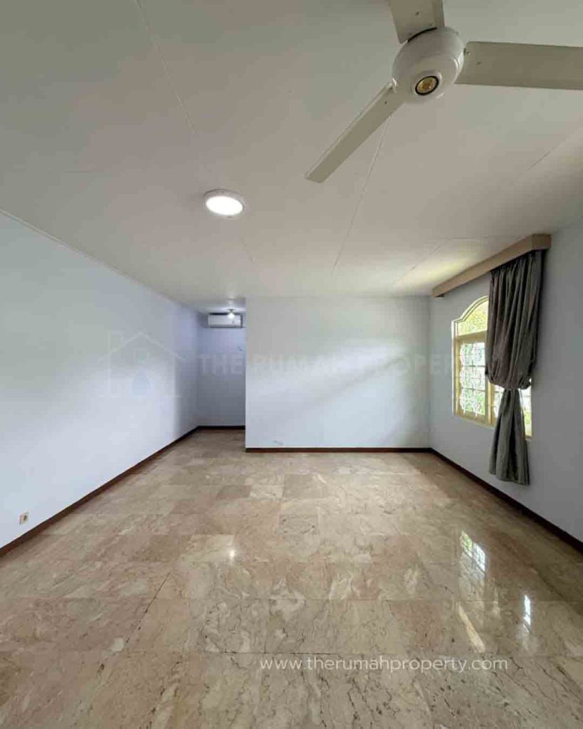 Jual Rumah 1 Lantai Dalam Komplek di Kemang Jakarta Lingkungan Tenang