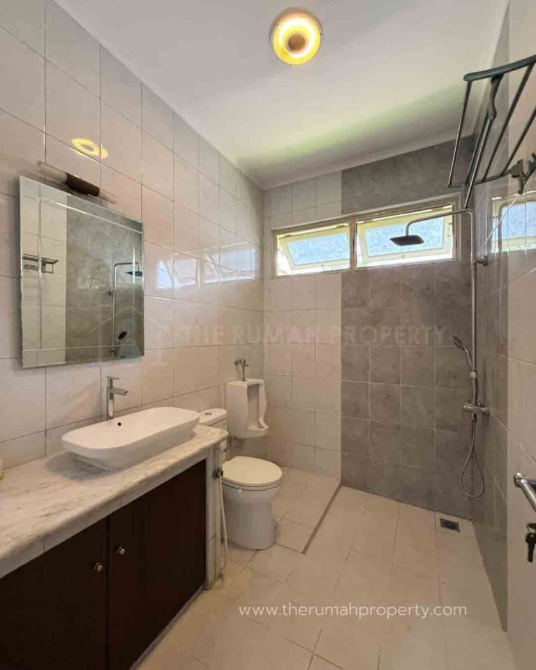 Jual Rumah 1 Lantai Dalam Komplek di Kemang Jakarta Lingkungan Tenang