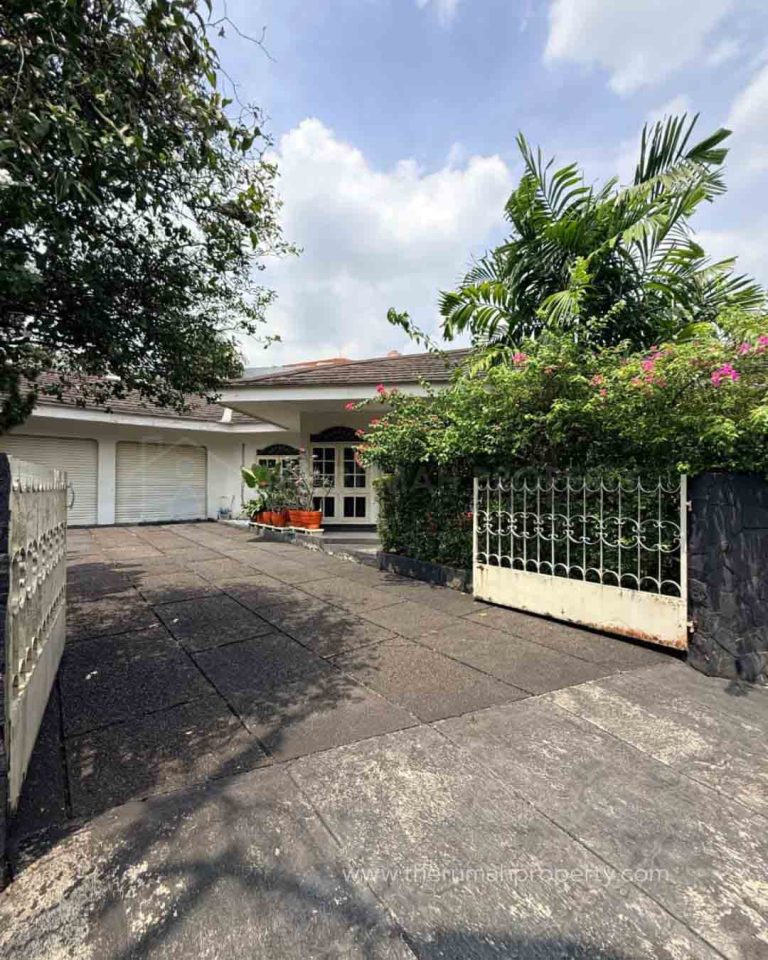 Jual Rumah 1 Lantai Dalam Komplek di Kemang Jakarta Lingkungan Tenang