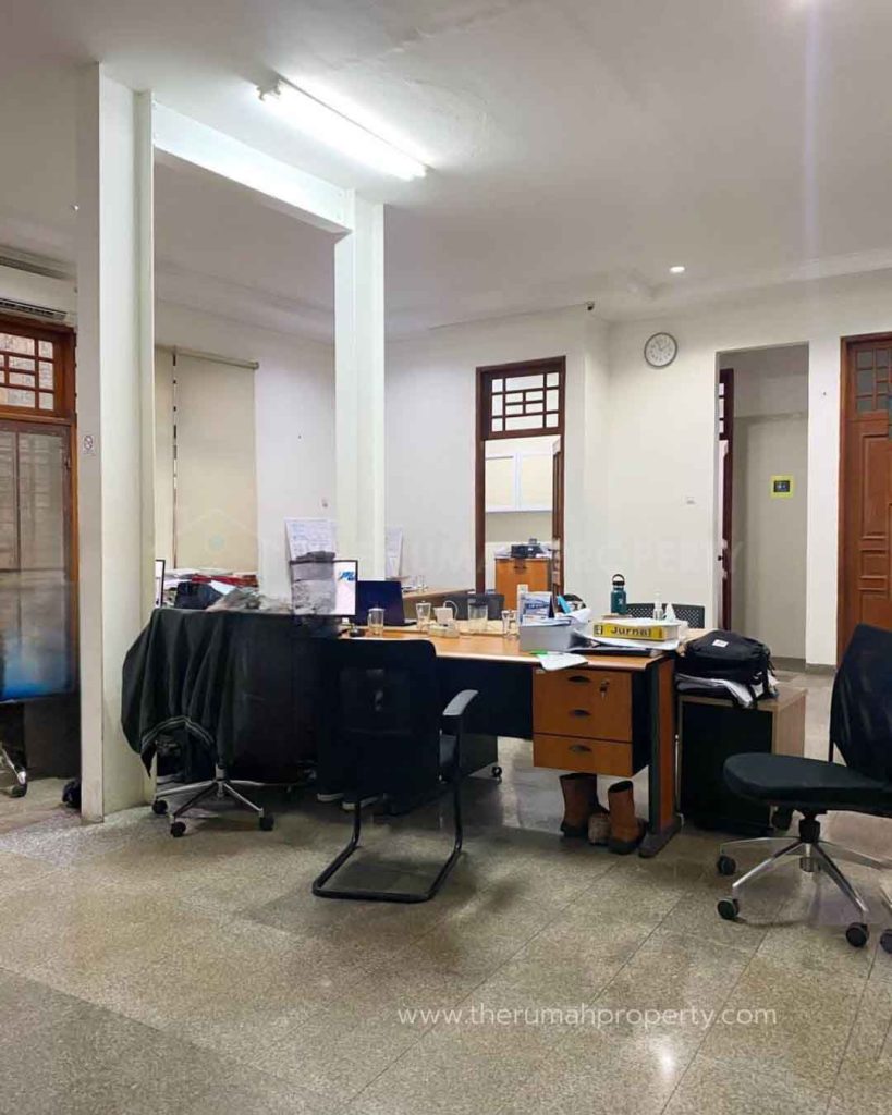 Jual-Rumah-di-Veteran-Bintaro-Pesanggrahan-2-Lantai-5-Kamar-Jalan-Lebar-3