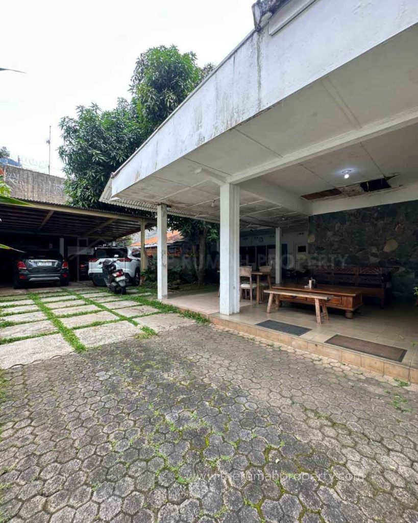 Rumah-1-Lantai-Menteng-Jakarta-Pusat-Dengan-Bentuk-Tanah-Ngantong-3