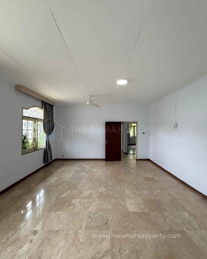 Rumah-1-Lantai-Private-Pool-Dalam-Perumahan-di-Kemang-Lingkungan-Nyaman-dan-Tenang-18