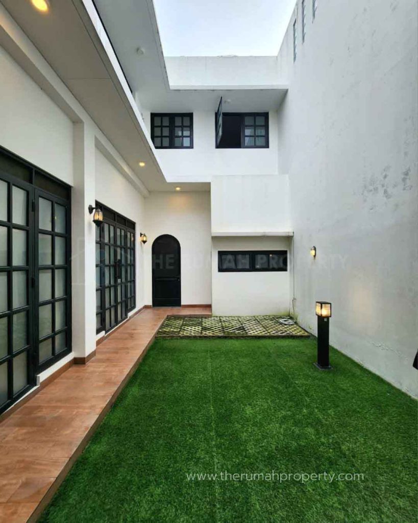 Rumah-2-Lantai-3-Kamar-Lebak-Bulus-Dalam-Komplek-Dengan-Keamanan-24-Jam-Akses-Jalan-Lebar-2