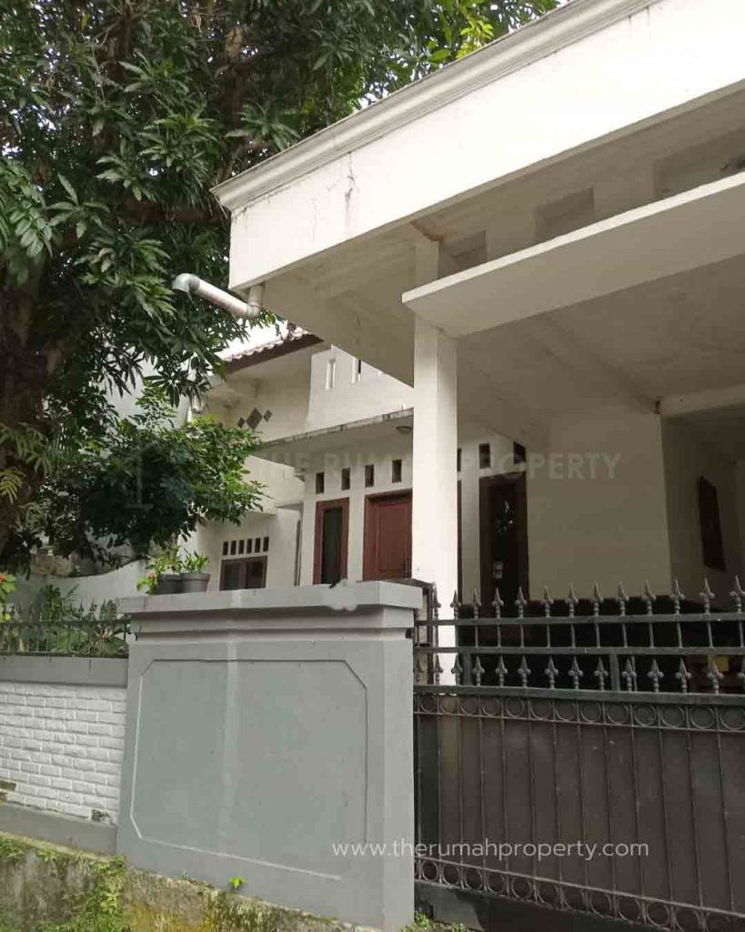 Rumah-2-Lantai-Dengan-4-Kamar-Kebayoran-Lama-Akses-Mudah-ke-Tol-Veteran-Tanah-Kusir-1