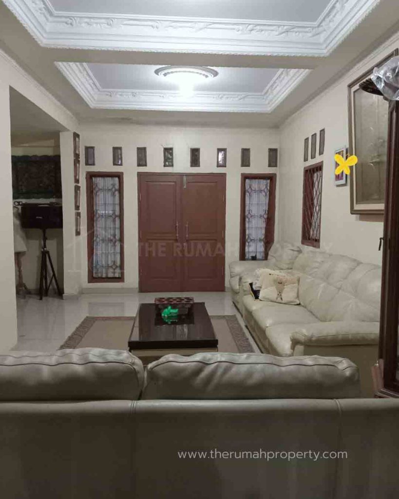 Rumah-2-Lantai-Dengan-4-Kamar-Kebayoran-Lama-Akses-Mudah-ke-Tol-Veteran-Tanah-Kusir-3