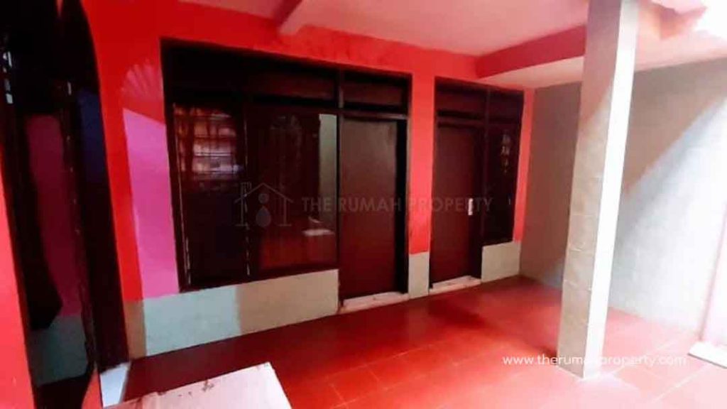Rumah-2-Lantai-Dijual-Hitung-Tanah-di-Mampang-Jakarta-Selatan-Dekat-Berbagai-Fasilitas-Umum-3