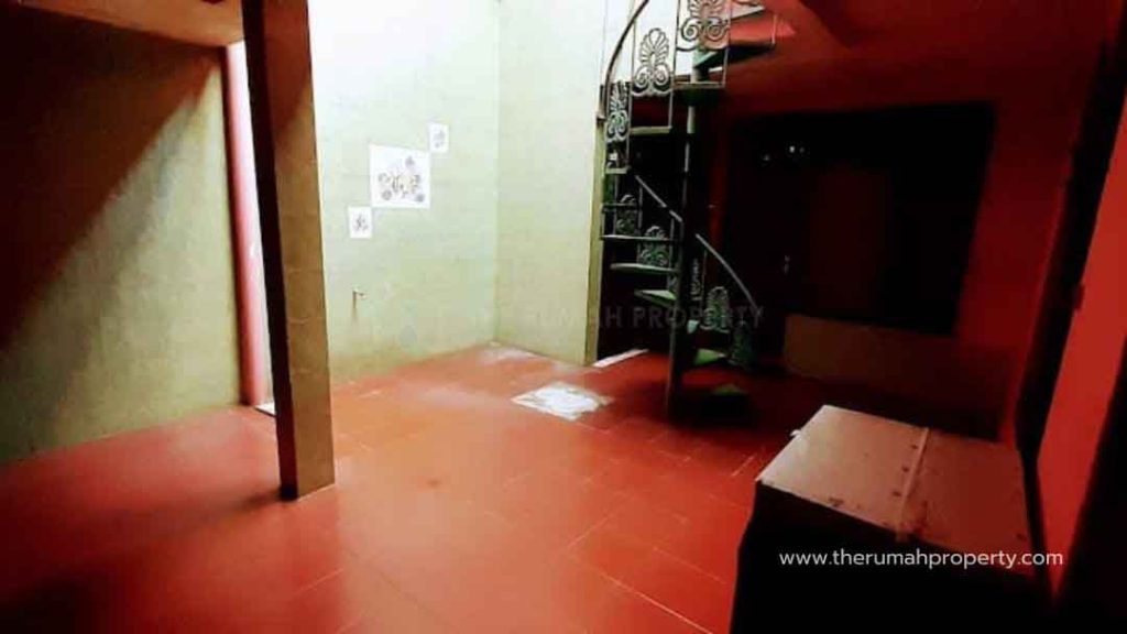 Rumah-2-Lantai-Dijual-Hitung-Tanah-di-Mampang-Jakarta-Selatan-Dekat-Berbagai-Fasilitas-Umum-6