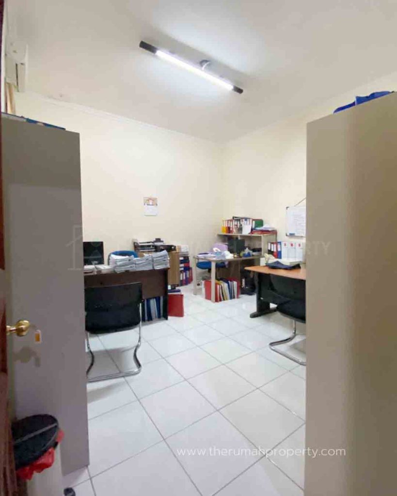 Rumah-2-Lantai-Pinggir-Jalan-Utama-Veteran-Bintaro-Jaksel-Bisa-Untuk-Kantor-6