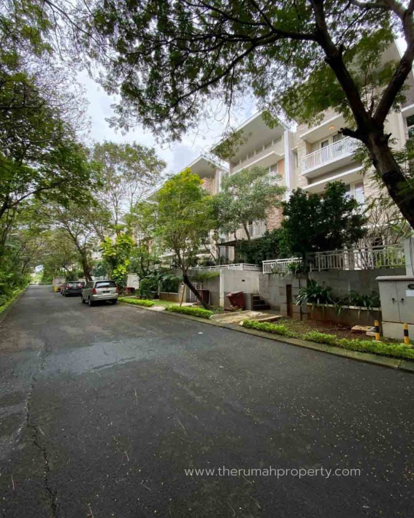 Rumah-3-Lantai-Perumahan-Cluster-Sherwood-Kelapa-Gading-Jakarta-Utara-2