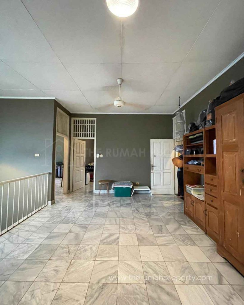 Rumah-Akses-Jalan-Lebar-Pondok-Labu-Cilandak-4-Kamar-Ada-Swimming-Pool-20