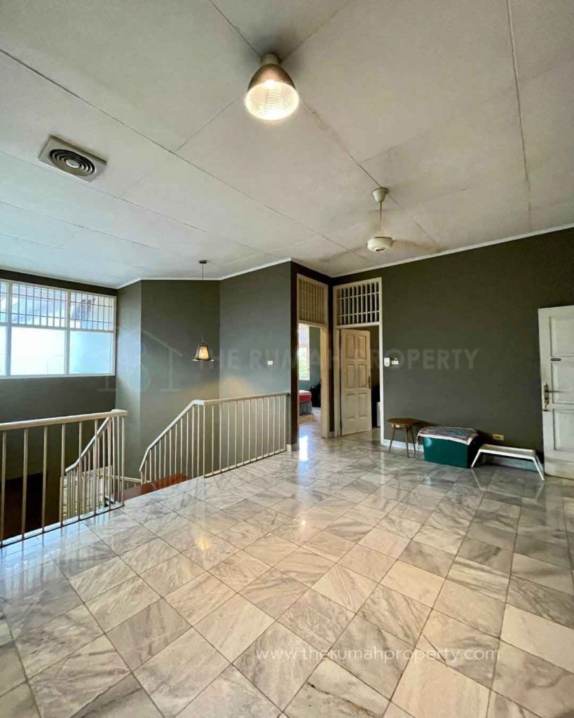 Rumah-Akses-Jalan-Lebar-Pondok-Labu-Cilandak-4-Kamar-Ada-Swimming-Pool-21
