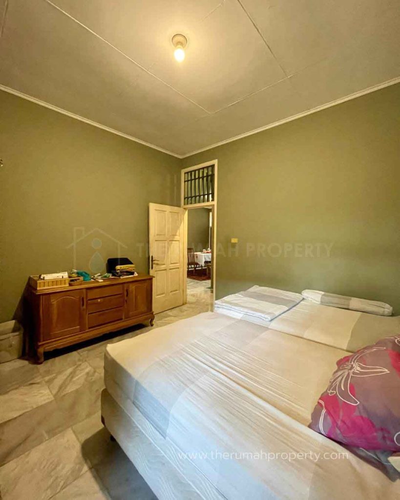 Rumah-Akses-Jalan-Lebar-Pondok-Labu-Cilandak-4-Kamar-Ada-Swimming-Pool-22