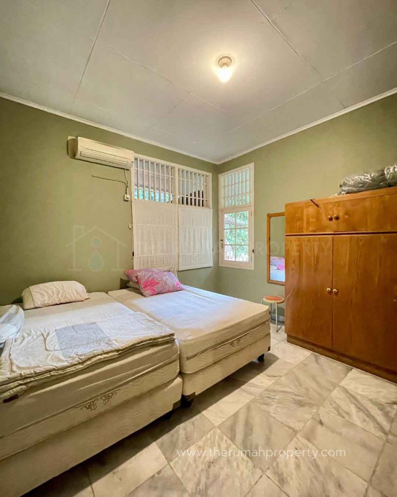 Rumah-Akses-Jalan-Lebar-Pondok-Labu-Cilandak-4-Kamar-Ada-Swimming-Pool-23