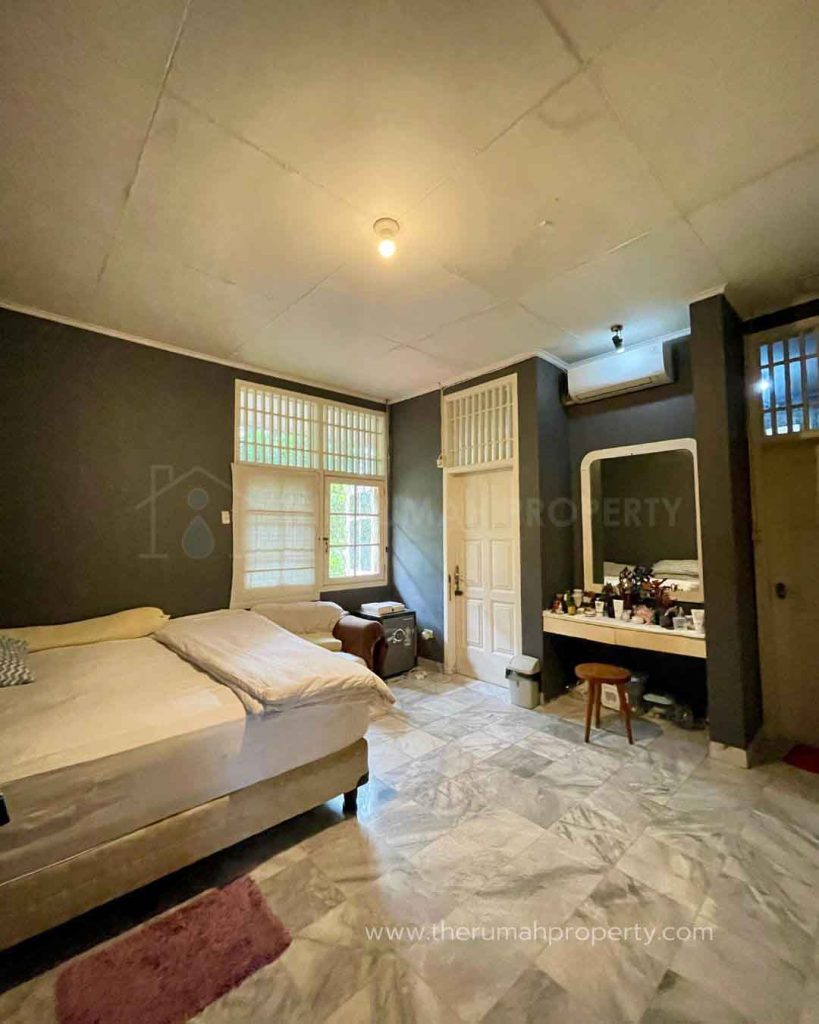 Rumah-Akses-Jalan-Lebar-Pondok-Labu-Cilandak-4-Kamar-Ada-Swimming-Pool-24