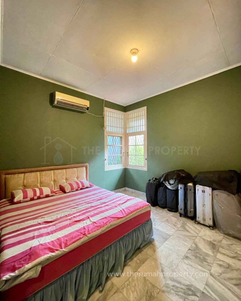 Rumah-Akses-Jalan-Lebar-Pondok-Labu-Cilandak-4-Kamar-Ada-Swimming-Pool-26