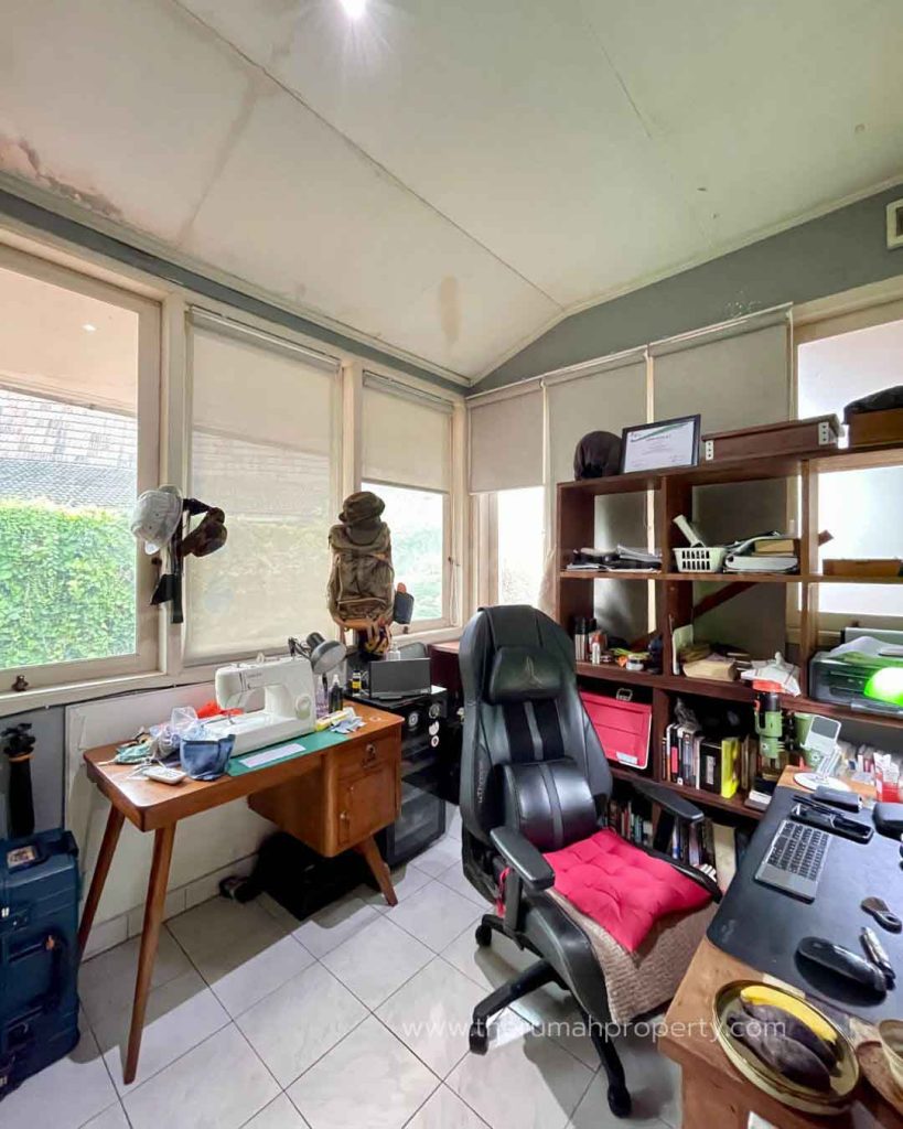 Rumah-Akses-Jalan-Lebar-Pondok-Labu-Cilandak-4-Kamar-Ada-Swimming-Pool-28