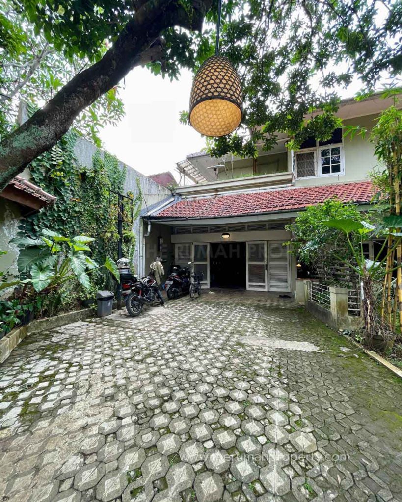 Rumah-Akses-Jalan-Lebar-Pondok-Labu-Cilandak-4-Kamar-Ada-Swimming-Pool-3