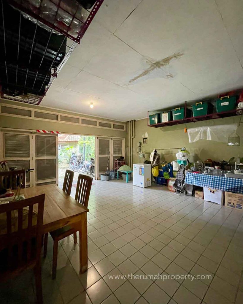 Rumah-Akses-Jalan-Lebar-Pondok-Labu-Cilandak-4-Kamar-Ada-Swimming-Pool-6