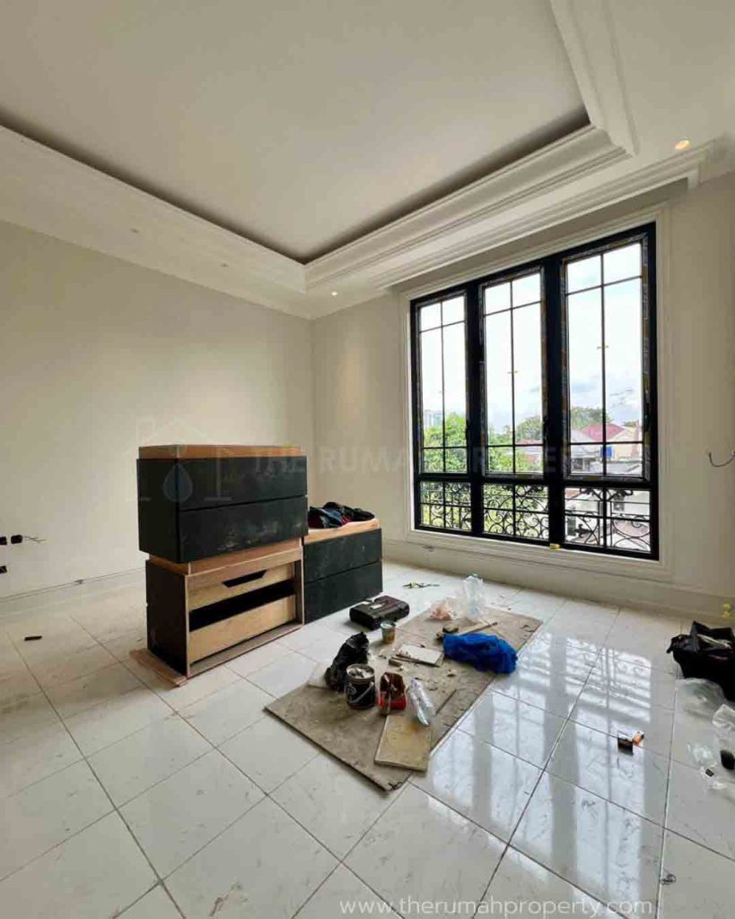 Rumah-Baru-3-Lantai-Private-Pool-Kebayoran-Baru-Semi-Furnished-Private-Pool-AC-Central-Daikin-10